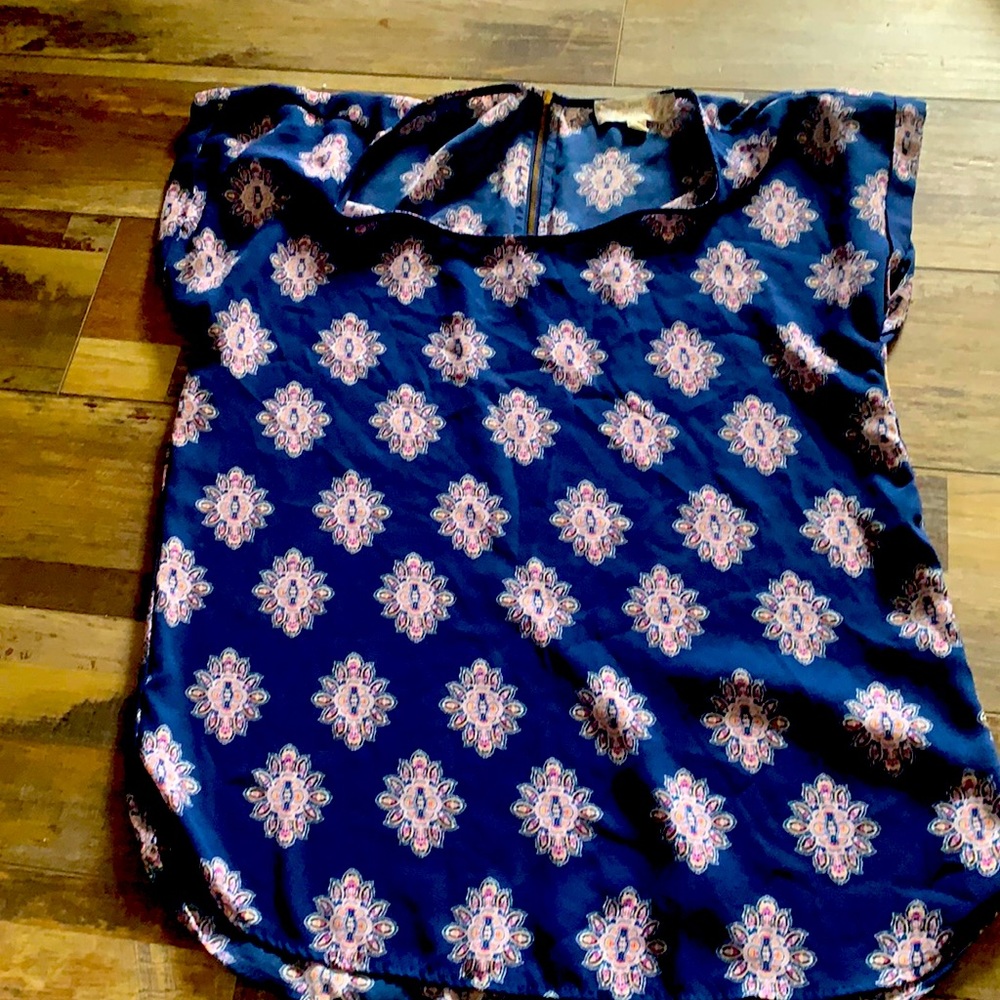 Blouse, zipper in the back